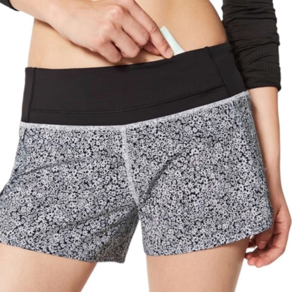 Lululemon Run Times Short Ditsy Daisy White Black